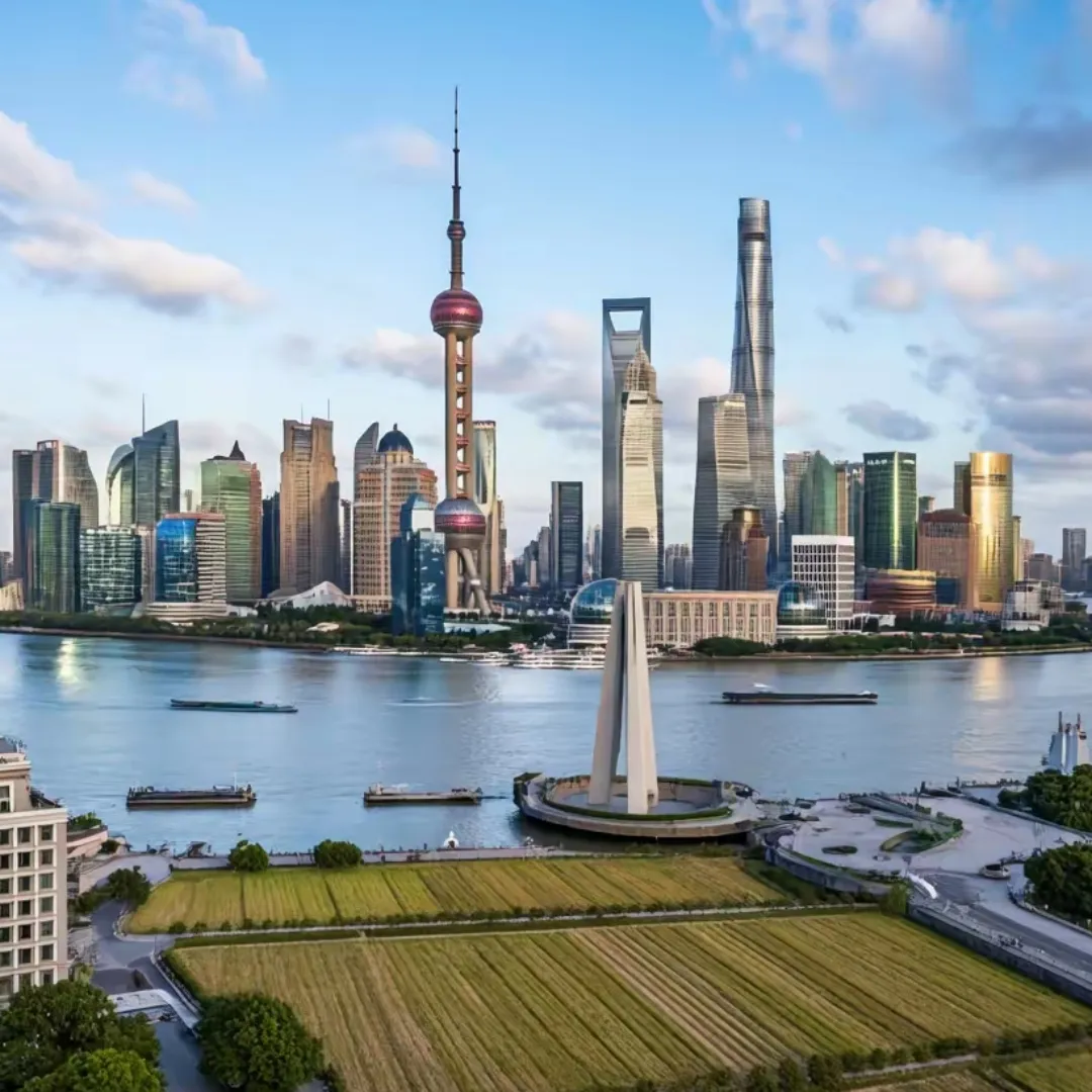 上海陆家嘴天际线与黄浦江景观